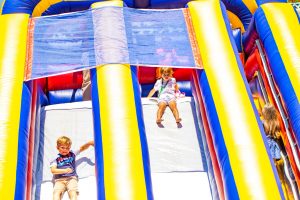 Dual Lane slide Inflatable Company Picnic School Carnival
